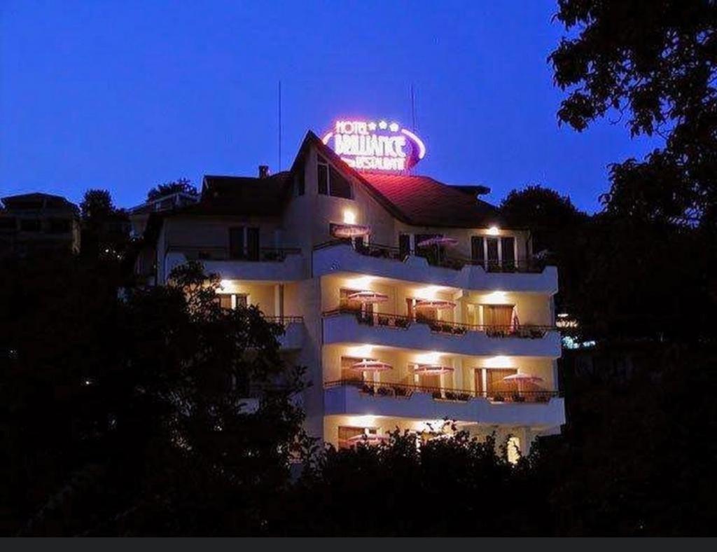 Hotel Brilliance Warna Exterior foto