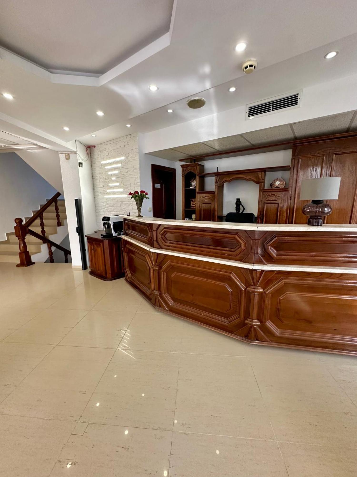 Hotel Brilliance Warna Exterior foto