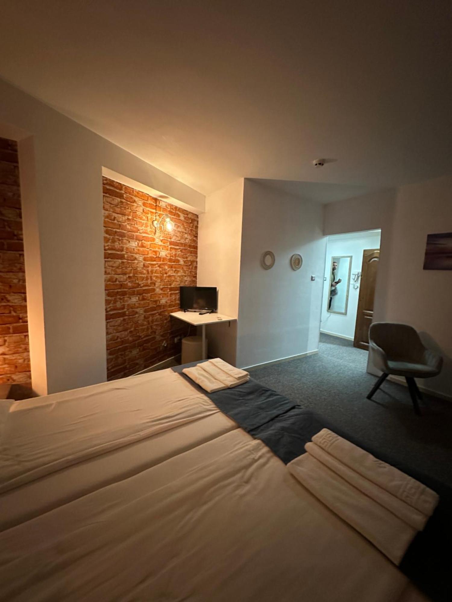 Hotel Brilliance Warna Exterior foto